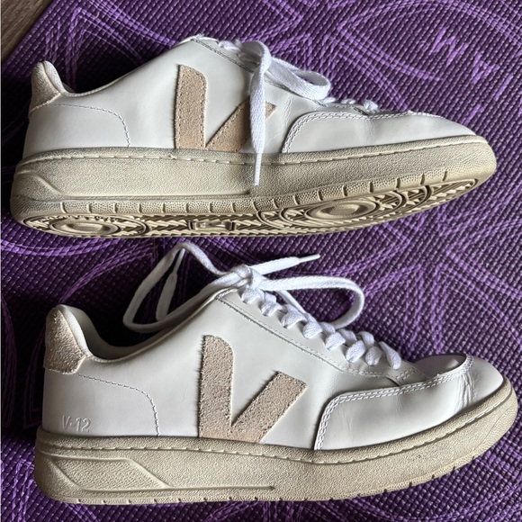 Veja V-12 Leather White Sable Size 39 UK, Size 8 US - Picture 8 of 11